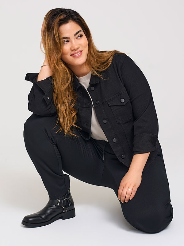 WESPA - Plus Size Jacka fra Only Carmakoma