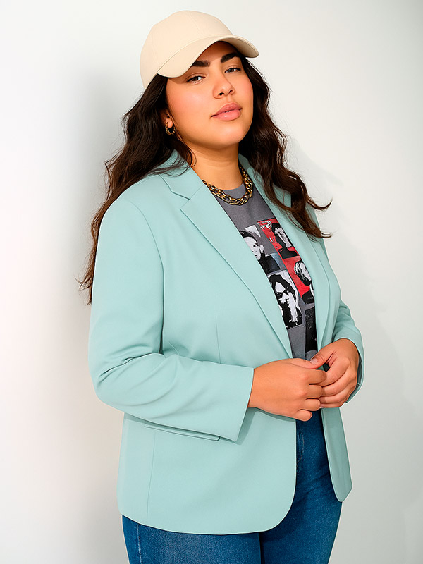 CARARIS - Plus Size Kavaj fra Only Carmakoma