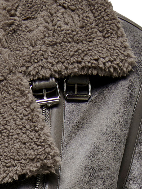CARBETTY - Plus Size Jacka fra Only Carmakoma