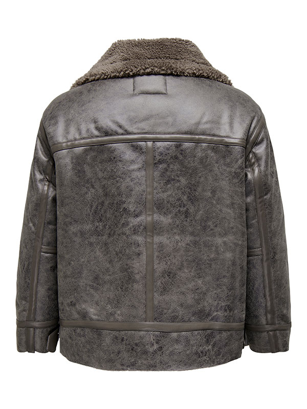 CARBETTY - Plus Size Jacka fra Only Carmakoma