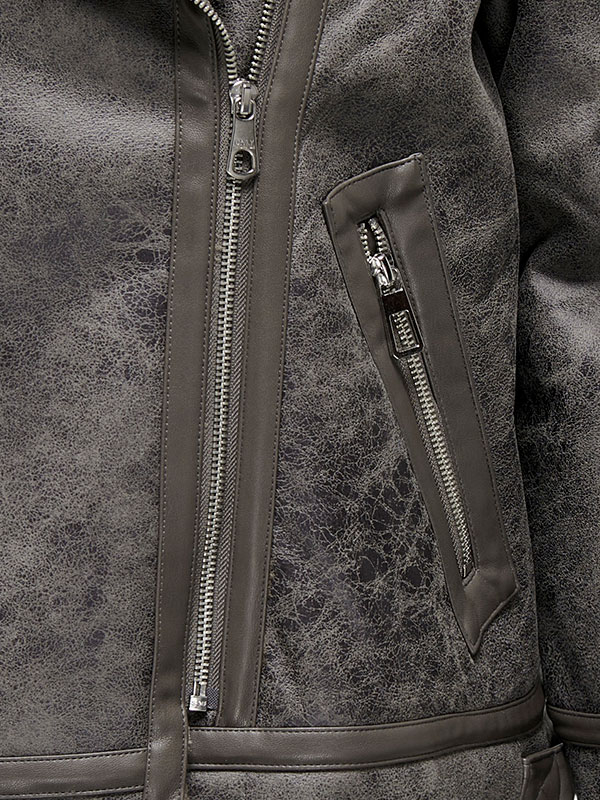 CARBETTY - Plus Size Jacka fra Only Carmakoma