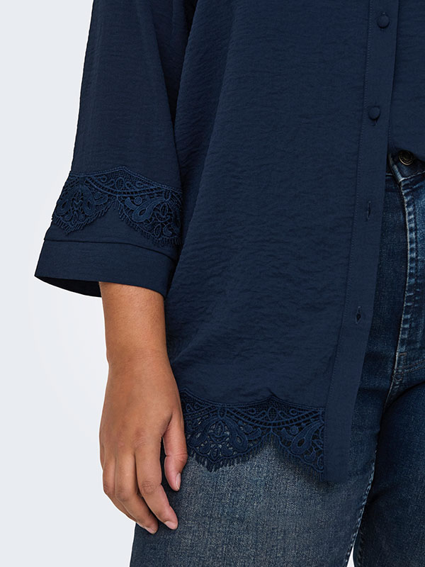 CARMETTA - Plus Size Skjorta fra Only Carmakoma