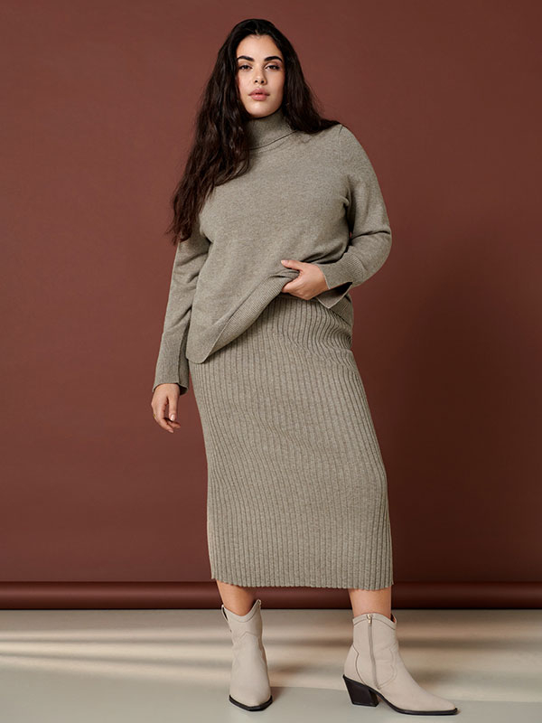 CARFIA - Plus Size Kjol fra Only Carmakoma
