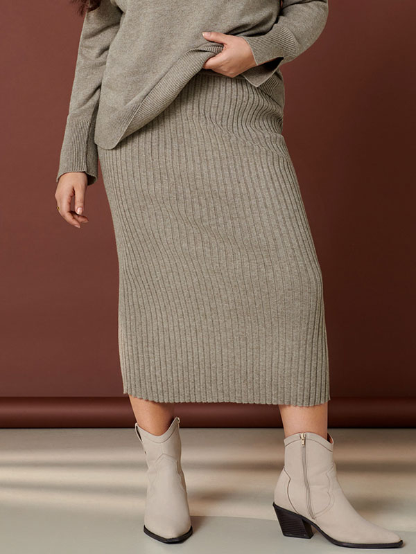 CARFIA - Plus Size Kjol fra Only Carmakoma