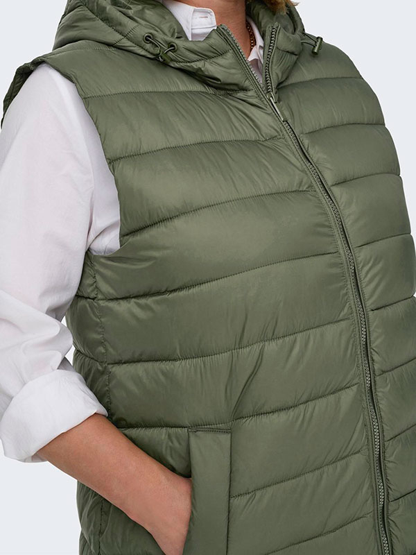 CARMELODY - Plus Size Väst fra Only Carmakoma