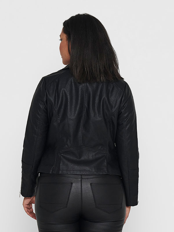 CAREMMY - Plus Size Jacka fra Only Carmakoma
