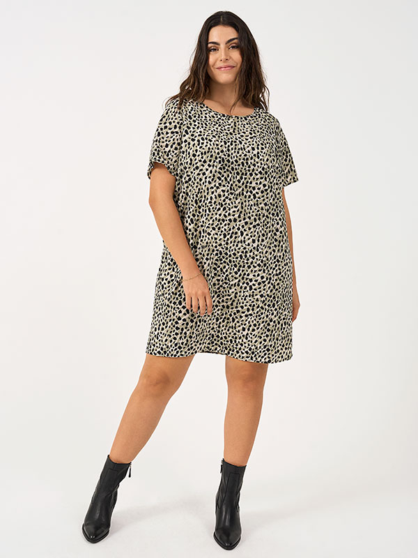 LUX  - Plus Size Klänning fra Only Carmakoma