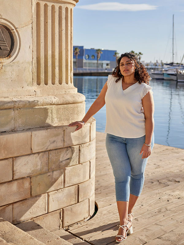 CARTHYRA - Plus Size Blus fra Only Carmakoma