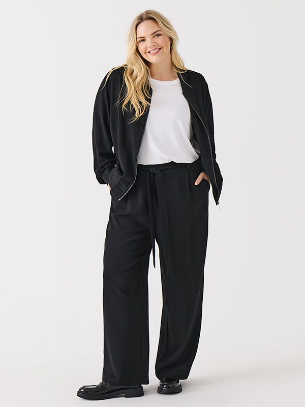 CARLUX - Plus Size Byxor fra Only Carmakoma