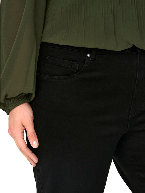 CARAUGUSTA - Plus Size Byxor fra Only Carmakoma