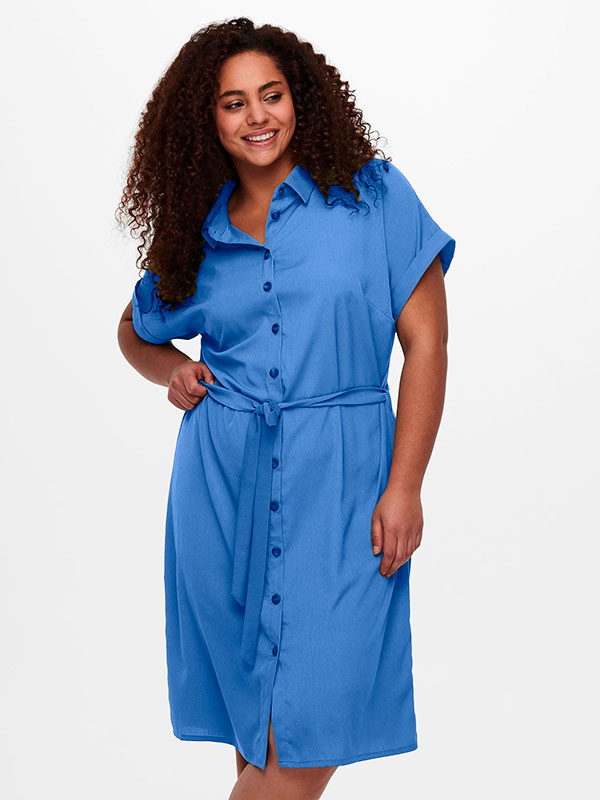 DIEGA - Blå skjortklänning med knytband fra Only Carmakoma
