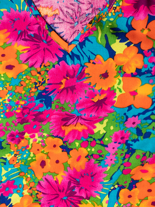 BIRGITTE - Rosa viskosklänning med vackra blommor fra Studio