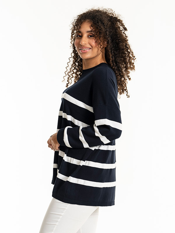 SG143-StripedNavy/White fra Sandgaard