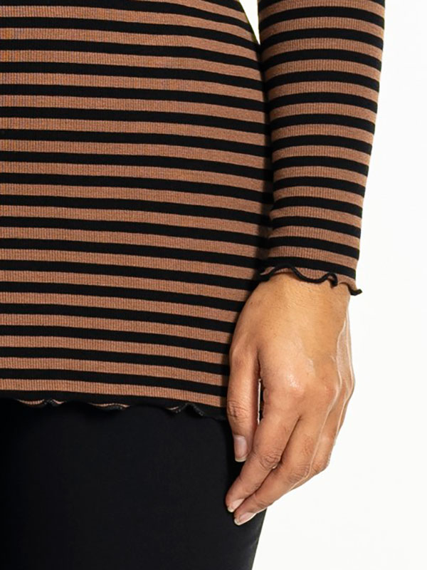 RIB TOP - Plus Size Blus fra Sandgaard