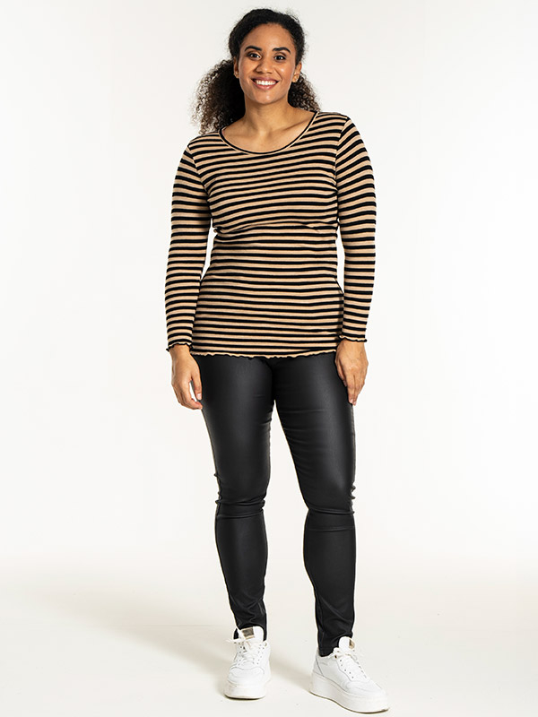 RIB - Plus Size Blus fra Sandgaard