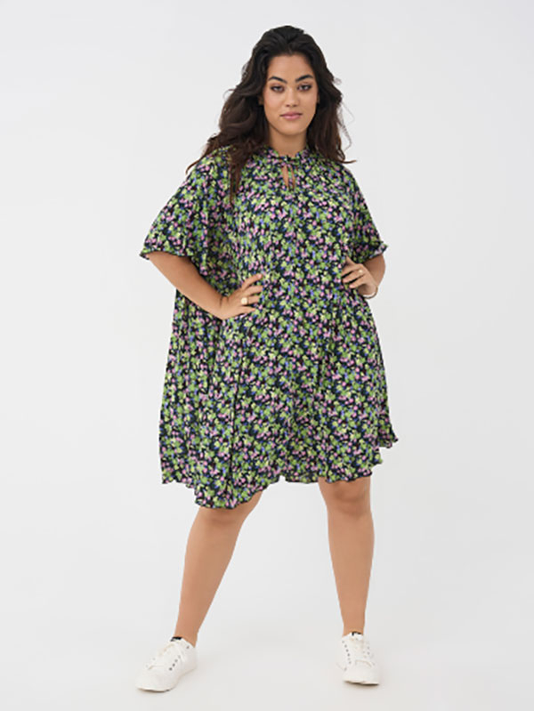 GREENIE  - Plus Size Klänning fra Only Carmakoma