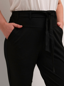 JIA - Plus Size Byxor från Kaffe Curve