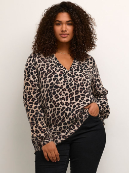 Kaffe Curve MIRTA - Viskose bluse med leo print