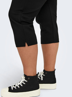 GOLDTRASH - Plus Size Byxor från Only Carmakoma