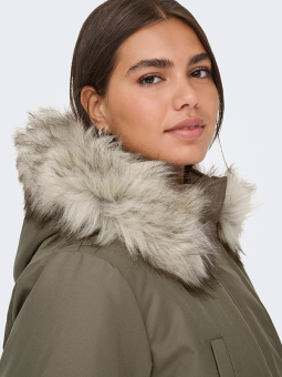 CARIRENA - Plus Size Jacka från Only Carmakoma