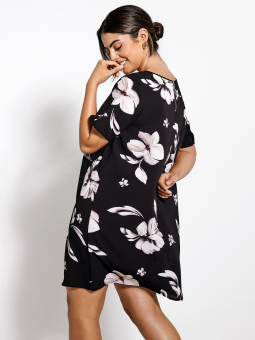 LUX - Plus Size Klänning från Only Carmakoma