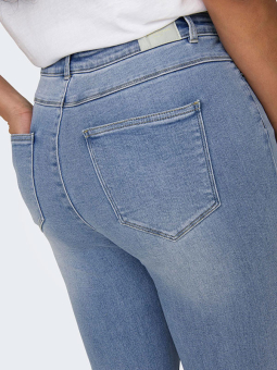 CARMILA - Plus Size Jeans från Only Carmakoma