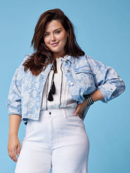 CARZENDAYA - Plus Size Jacka från Only Carmakoma