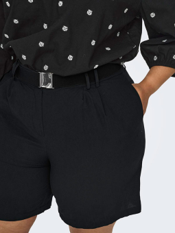 CARCAROLYN - Plus Size Shorts från Only Carmakoma