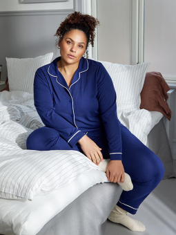 CARNIGHT - Plus Size Natt blus från Only Carmakoma