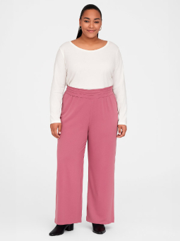 CARNEW - Plus Size Byxor från Only Carmakoma