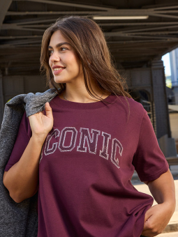 CARRIRI - Plus Size T-shirt från Only Carmakoma