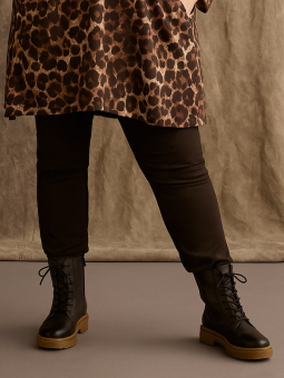 ZH-GROOVE - Plus Size Byxor från Zhenzi