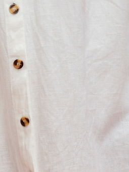 Zhenzi SAVANNA - Lång vit skjorta i bomull och linne