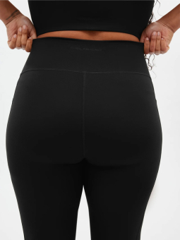 POCKET - Plus Size Träningstights från Girlfriend Collective