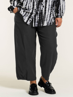 CLARA - Plus Size Byxor från Gozzip