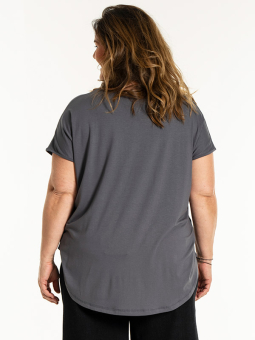 GITTE - Plus Size T-shirt från Gozzip