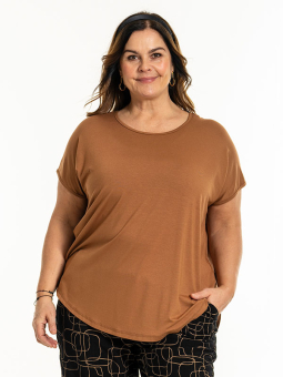 GITTE - Plus Size T-shirt från Gozzip