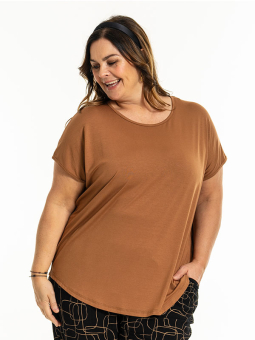 GITTE - Plus Size T-shirt från Gozzip
