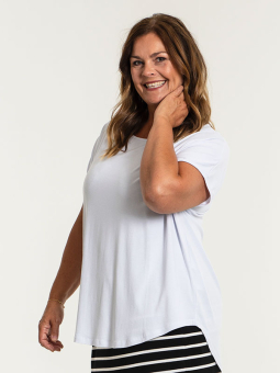 GITTE - Plus Size T-shirt från Gozzip