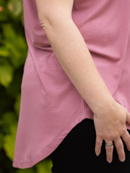 Gozzip GITTE - Rosa viskosebluse med korte ærmer