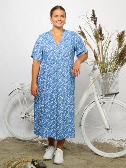 ADCORAL - Plus Size Klänning från Adia