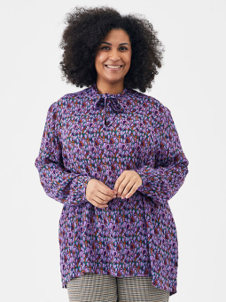 DAGNY - Plus Size Blus från Adia