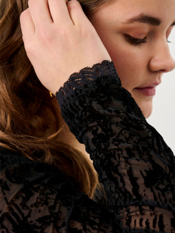 ADGERSMI - Plus Size Blus från Adia