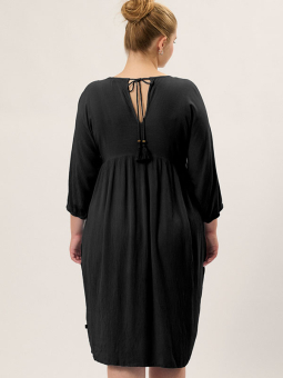 Plus Size Klänning från Adia