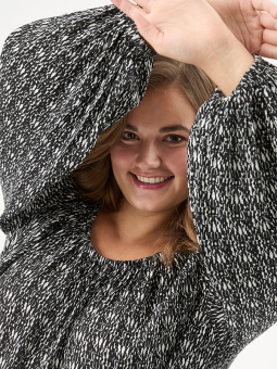 ADRECIL - Plus Size Klänning från Adia