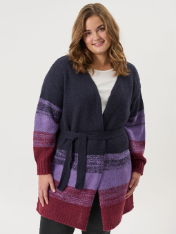 ADRENEE - Plus Size Kofta från Adia