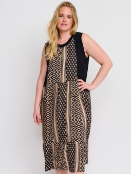 Plus Size Klänning från Adia