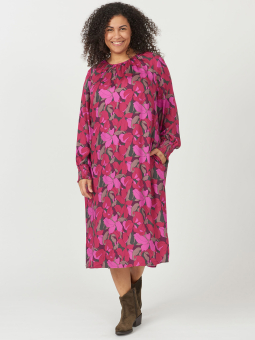 Plus Size Klänning från Adia