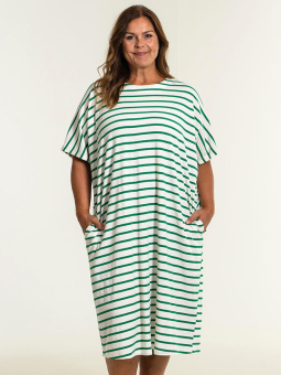 PIL - Plus Size Klänning från Gozzip