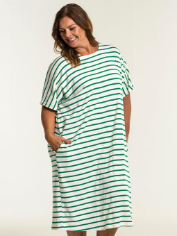PIL - Plus Size Klänning från Gozzip